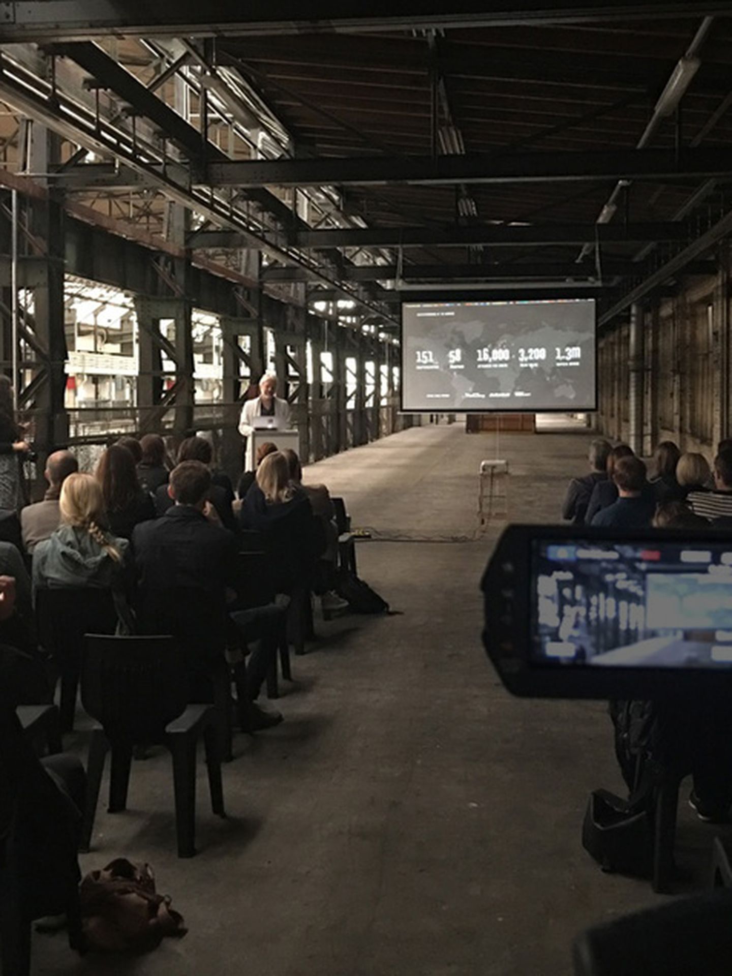 Wenn es nach den Ideen der Factory-Campus-Macher geht, werden diese leeren Werkhallen bald schon modernste Coworking Spaces sein. 