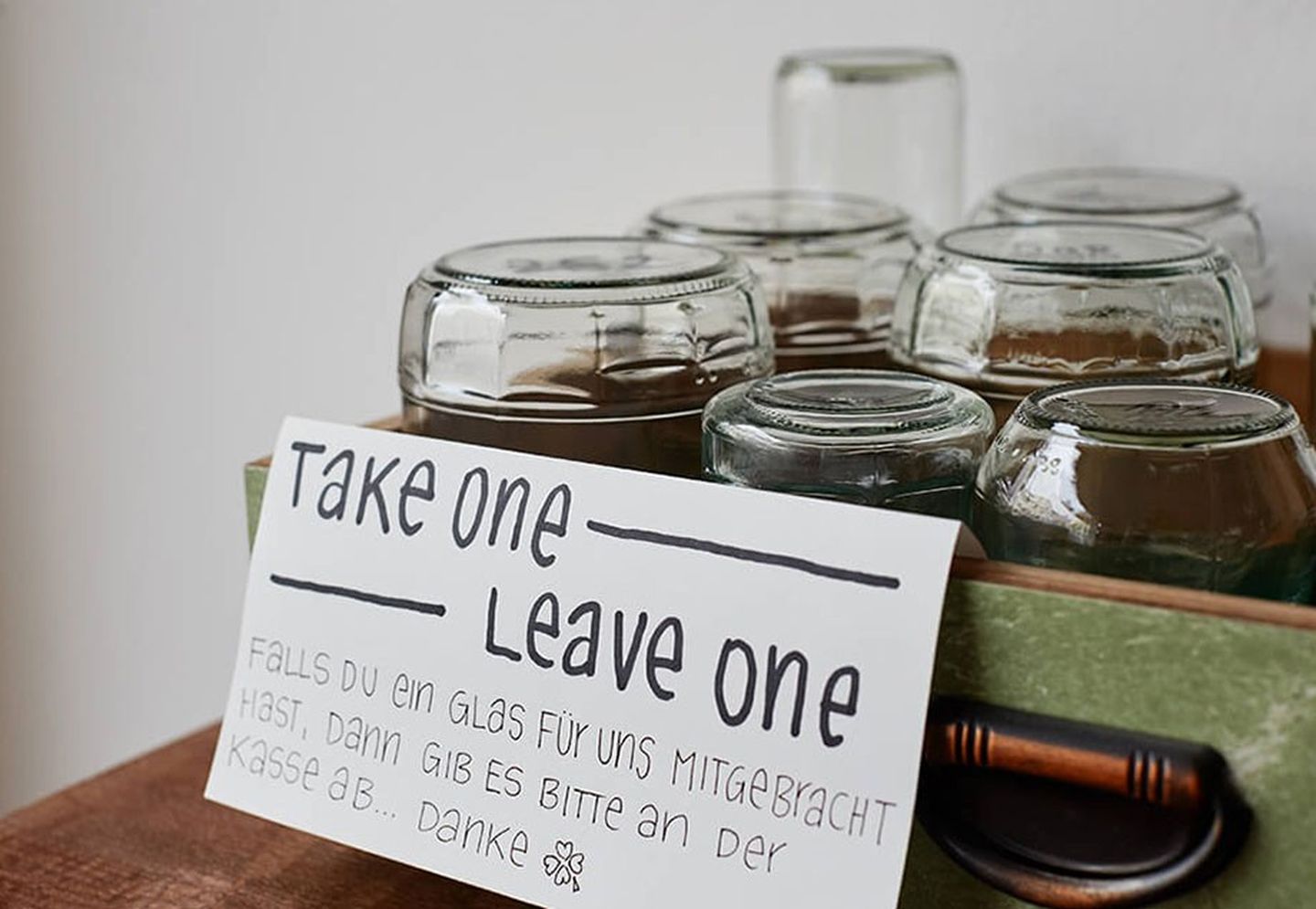 Das Praktische an Glasverpackungen: Man kann sie immer und immer wieder verwenden.