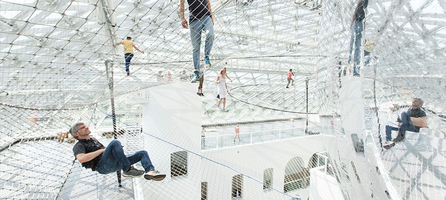 Tomás Saraceno - in orbit, Installationsansicht K21 Ständehaus