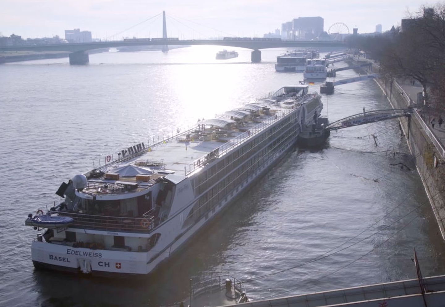 Landstromversorgung in Düsseldorf