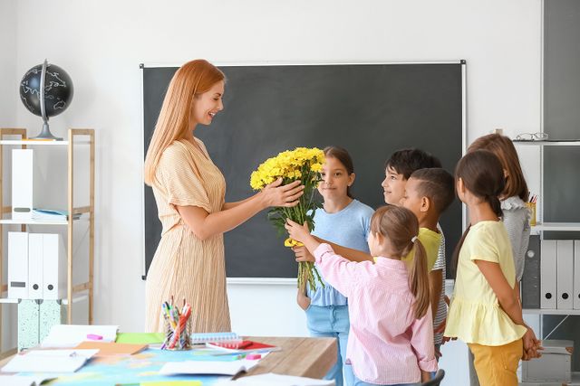 🌟 Simplify Your End-of-Term Teacher Gift with Viing! 🌟