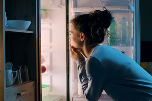 open-fridge-at-night-food-noise