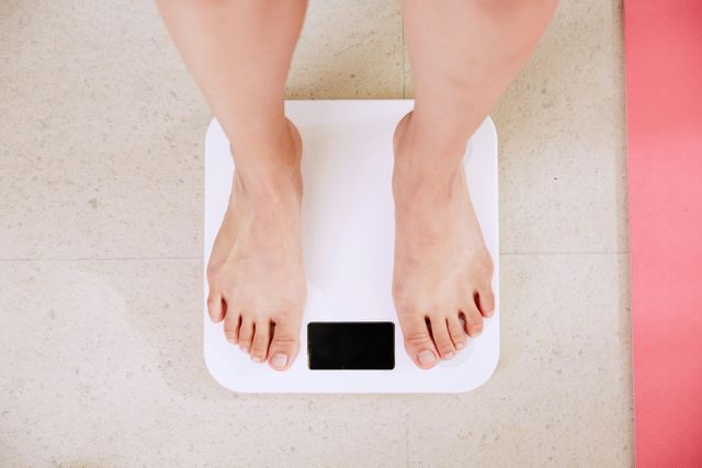 feet-on-scales