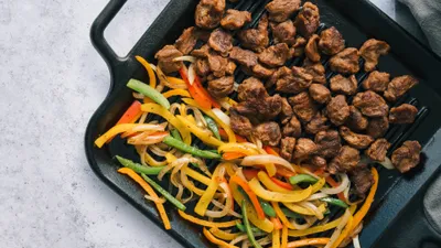 Exploring hybrid meat: the pragmatic bridge between taste, health and planet