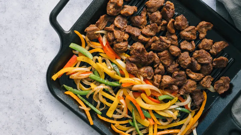 Exploring hybrid meat: the pragmatic bridge between taste, health and planet