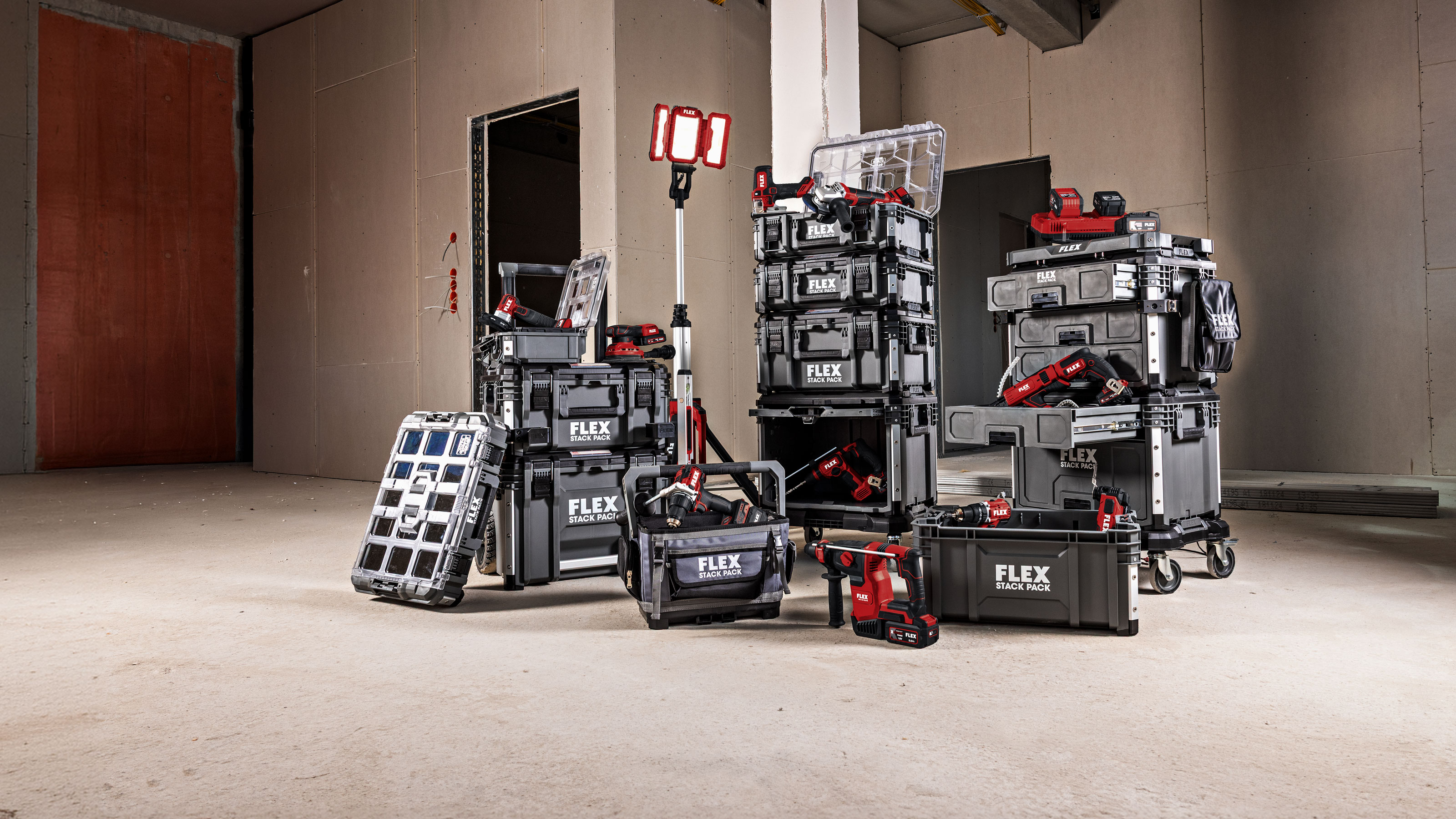 STACK PACK™ - The modular transport case system for professionals 