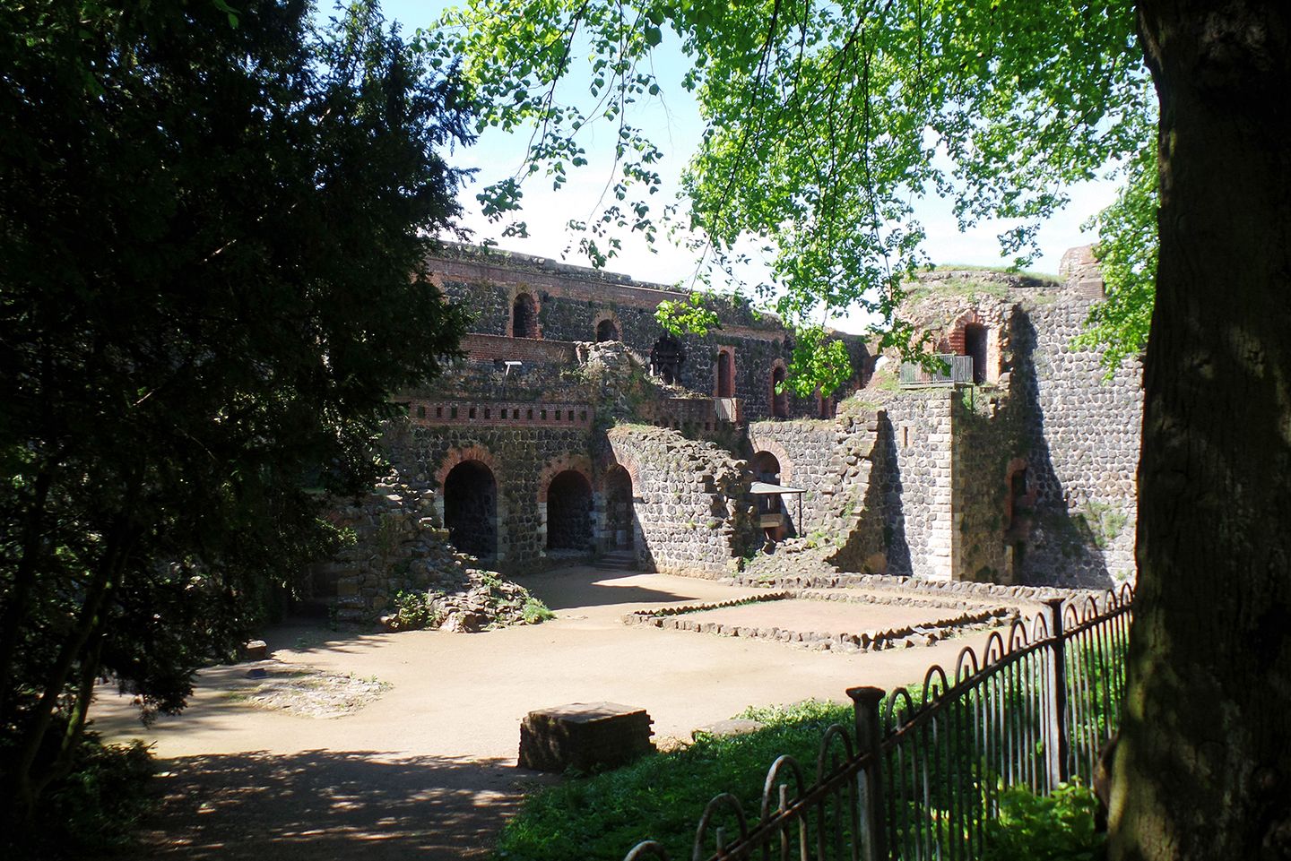 Die Kaiserpfalz in Düsseldorf Kaiserswerth