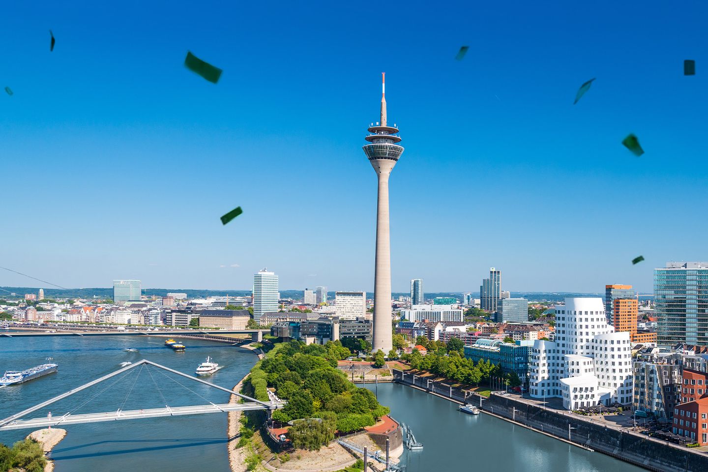 Titelbild Journal Q3 / 2024: Drei Menschen auf dem Gelände der Stadtwerke Düsseldorf