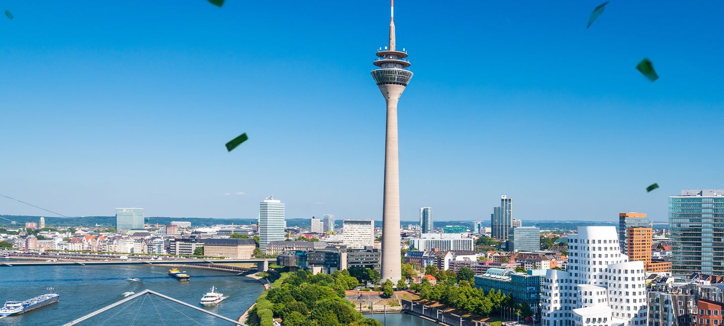 Titelbild Journal Q3 / 2024: Drei Menschen auf dem Gelände der Stadtwerke Düsseldorf