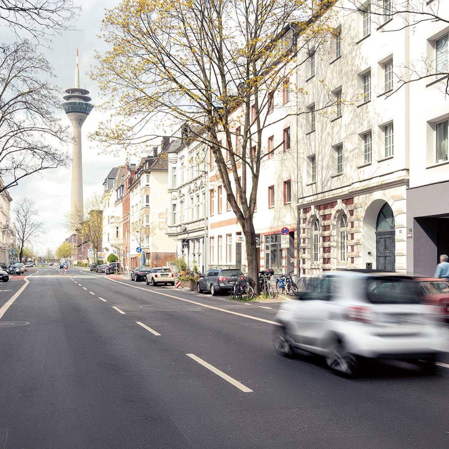 Parkplatzmanagement: Parkplatzsuche auf dem Fürstenwall in Düsseldorf