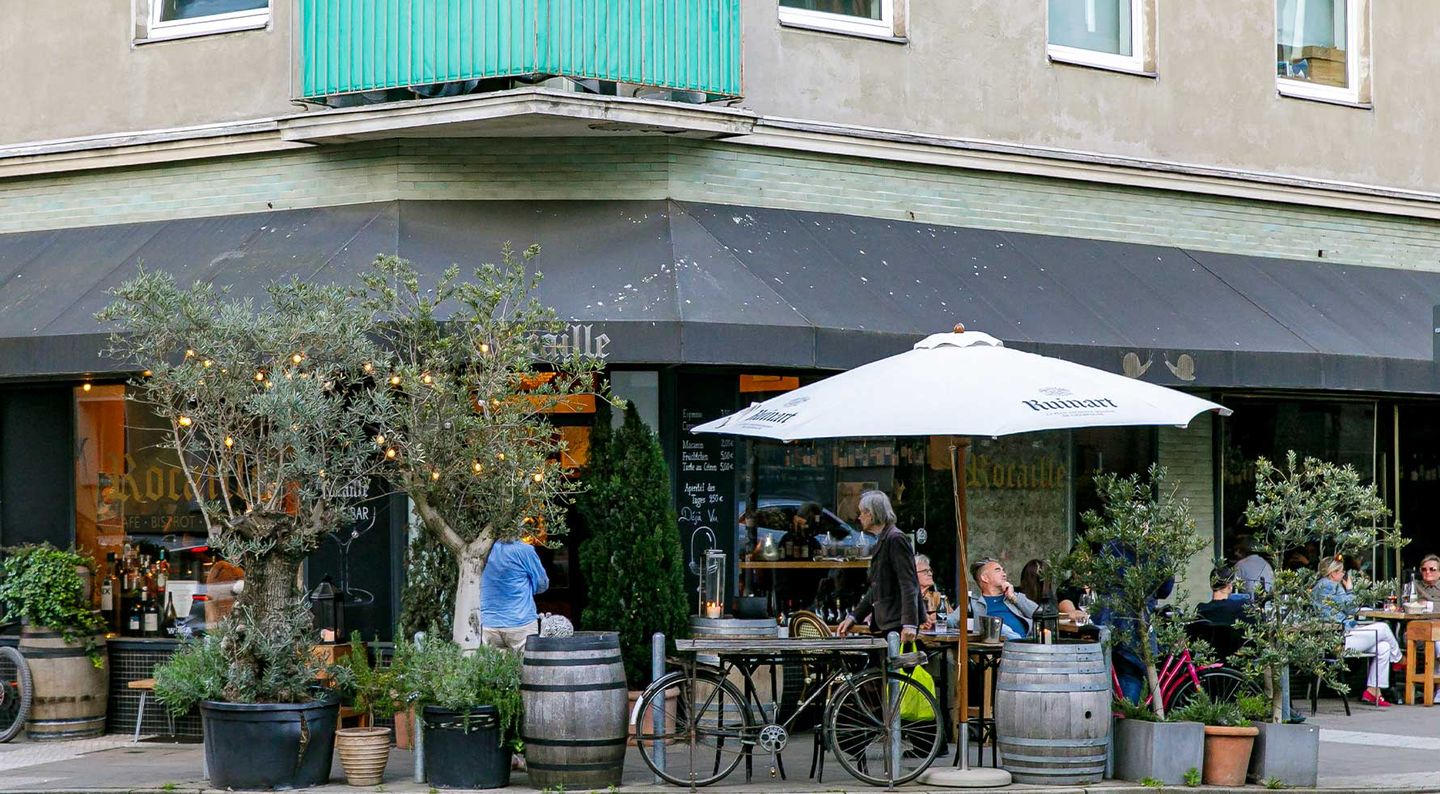 Ein Café an der Derendorfer Brücke ©Ulrik Eichentopf