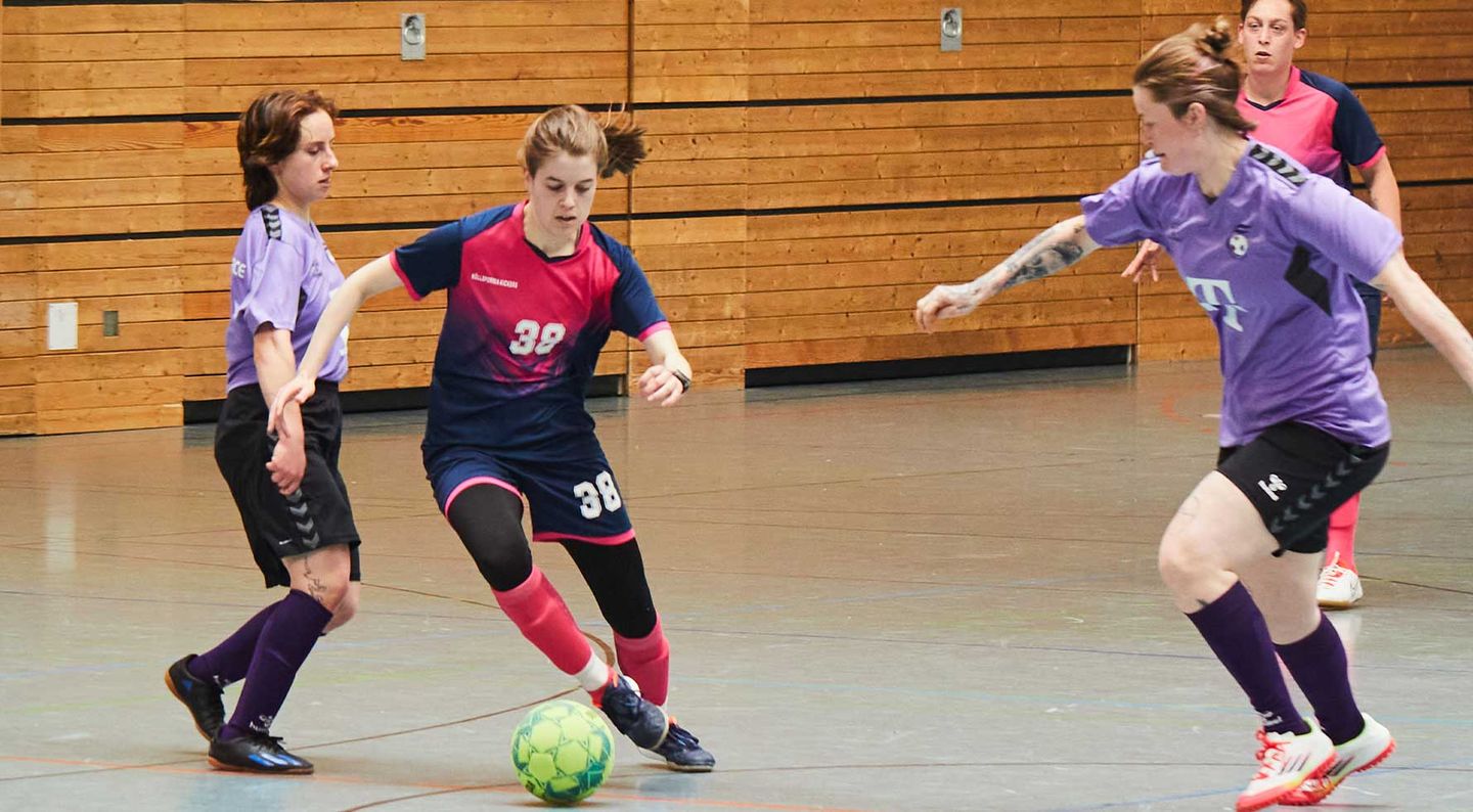 Spieler:innen beim FLINTA*-Turnier des Düssel-Cups ©Moritz Leick