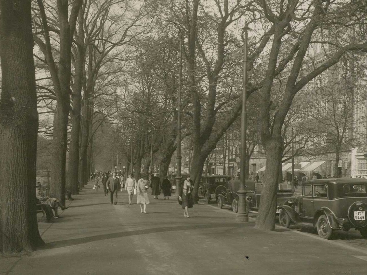 1930: Promenade am Stadtgraben. © Julius Söhn via Stadtarchiv Düsseldorf