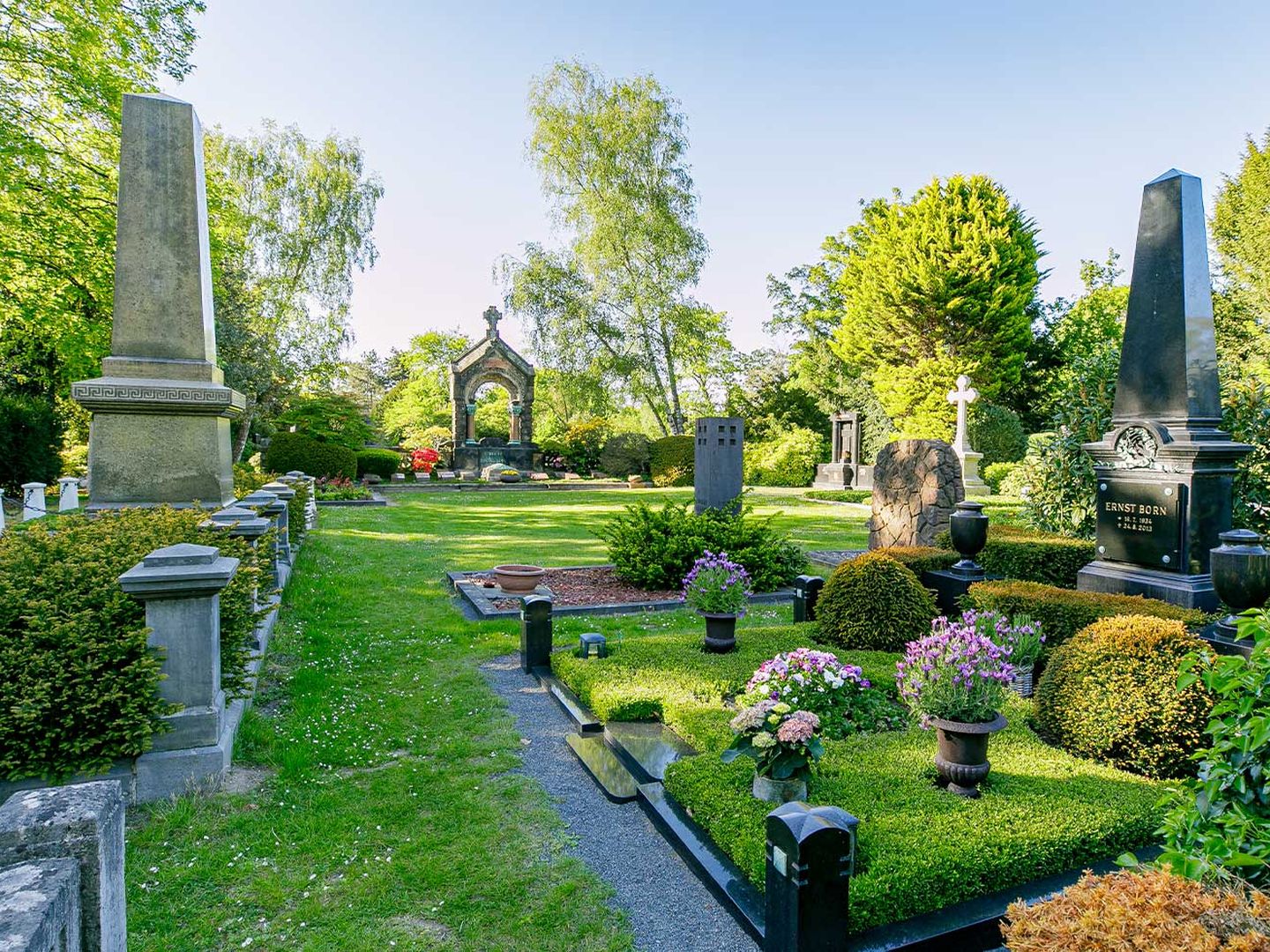 Grabsteine auf dem Nordfriedhof in Derendorf ©Ulrik Eichentopf