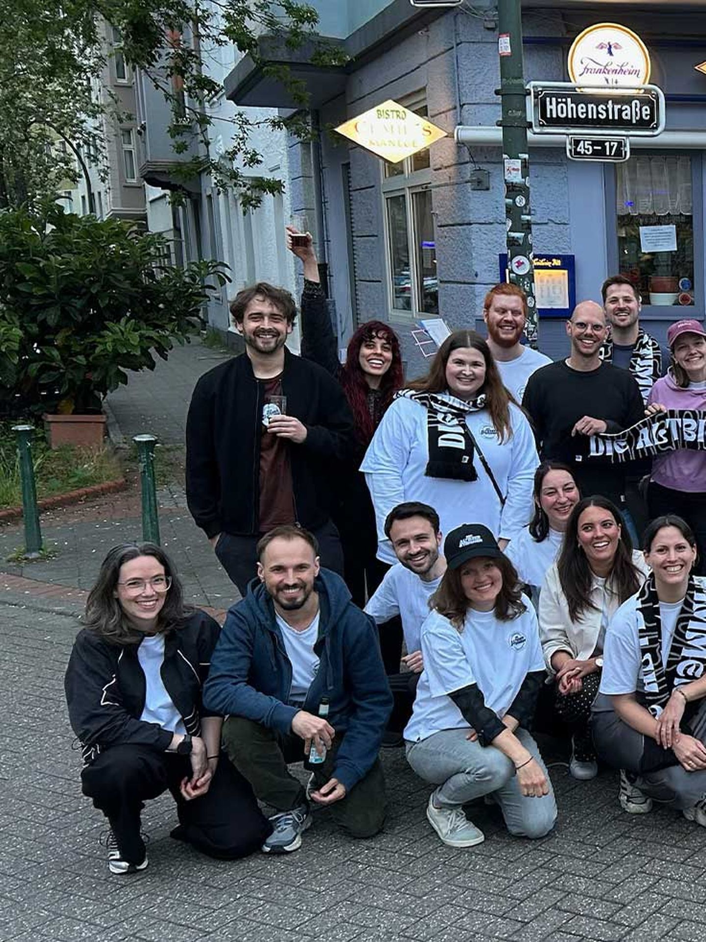Die Altbierstimmen vor Cemil’s Manege © Altbierstimmen