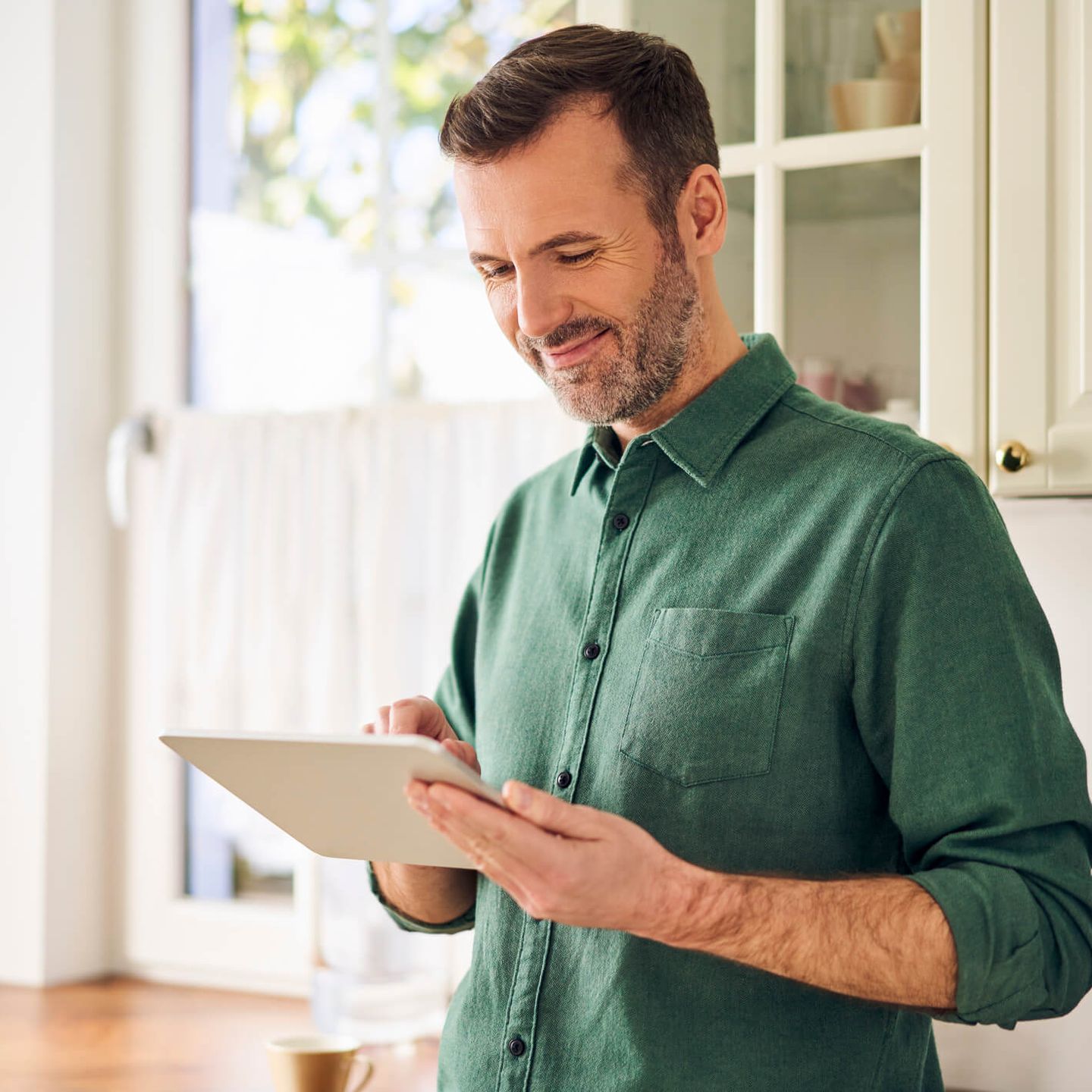 Photovoltaik-Thermografie: Aufnahme einer PV-Anlage auf dem Dach eines Wohnhauses. © Westend61 / Westend61 via GettyImages