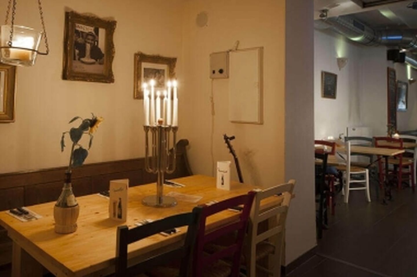 Ein gedeckter Tisch in der Pizzeria Bella Ciao