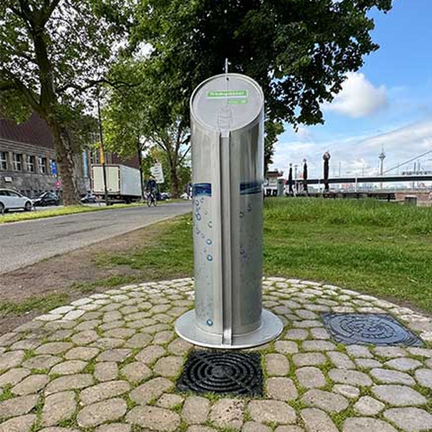 Trinkbrunnen am Joseph-Beuys-Ufer