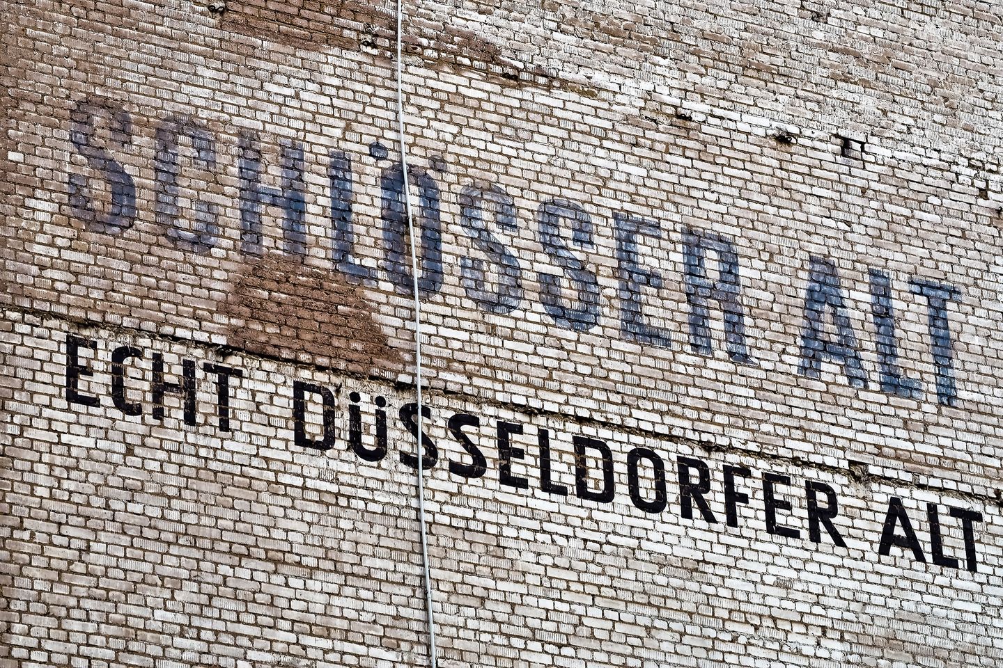 Häuserfassade mit Schlösser Alt © Pixabay