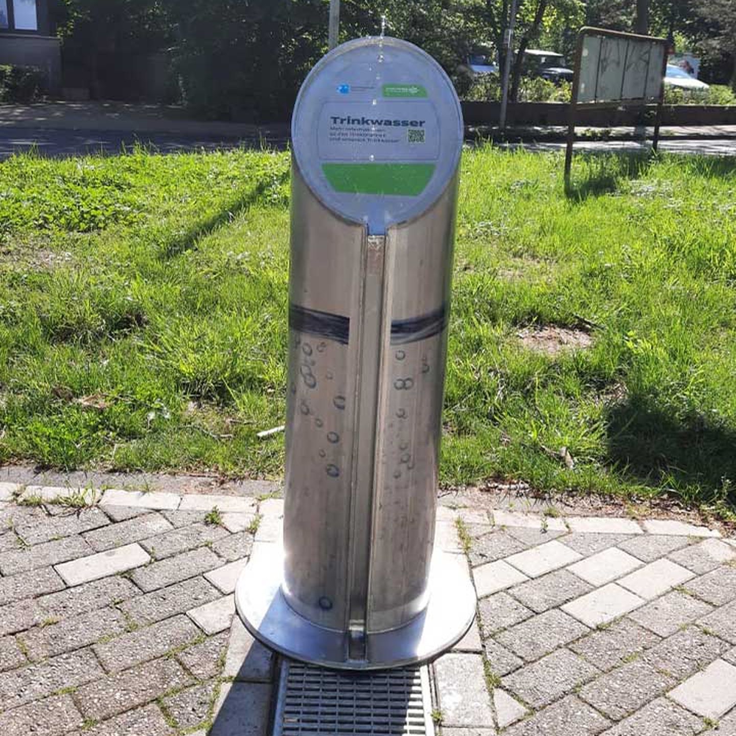 Trinkbrunnen der Stadtwerke Düsseldorf am Benrather Schlossufer
