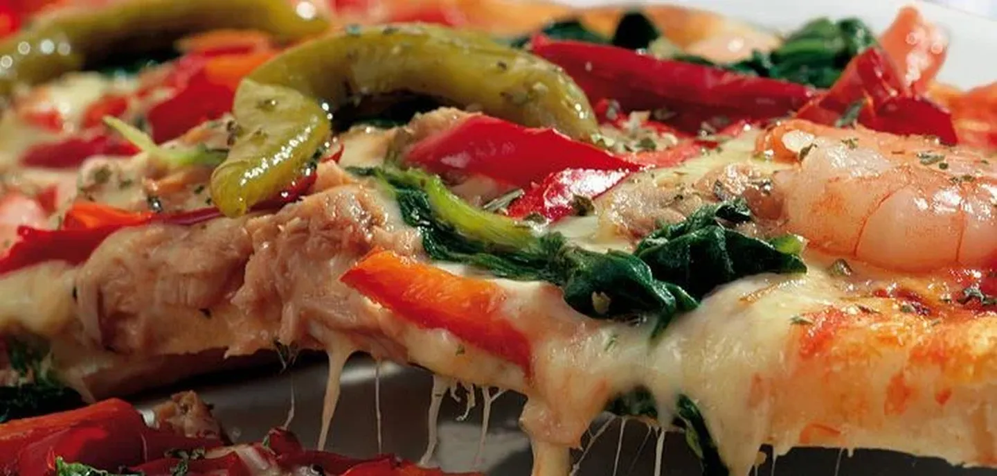 Eine Pizza mit Scampi