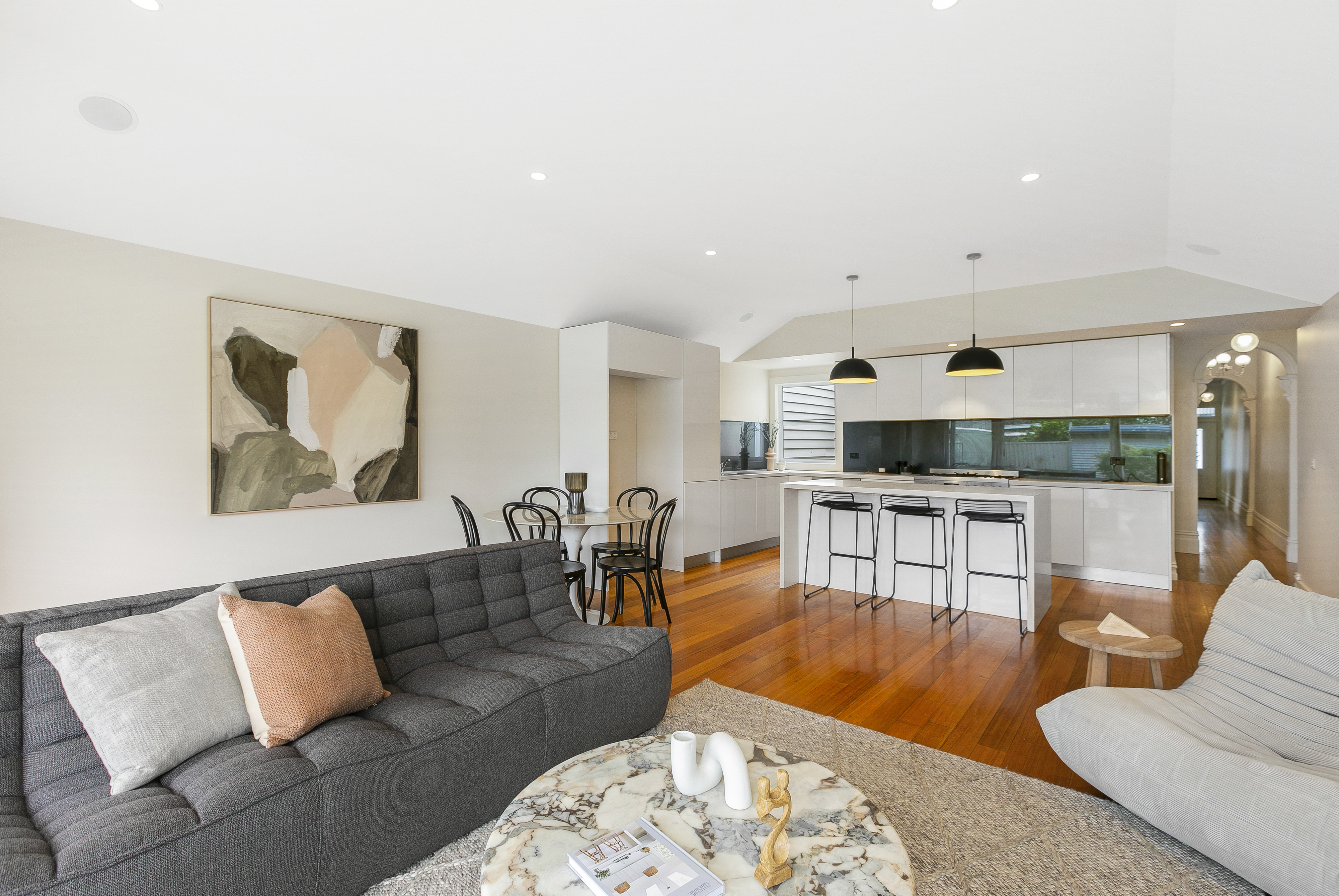 84 Farm Street, Newport