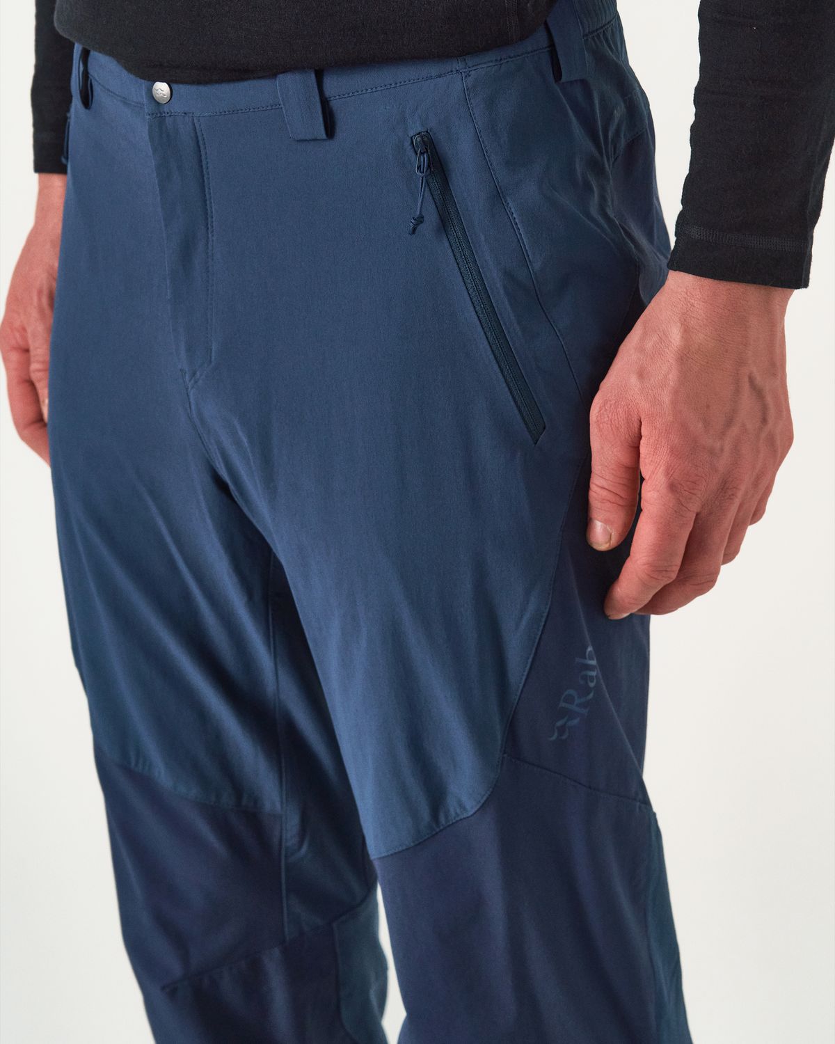 Semi-elasticated waistband with belt loops 