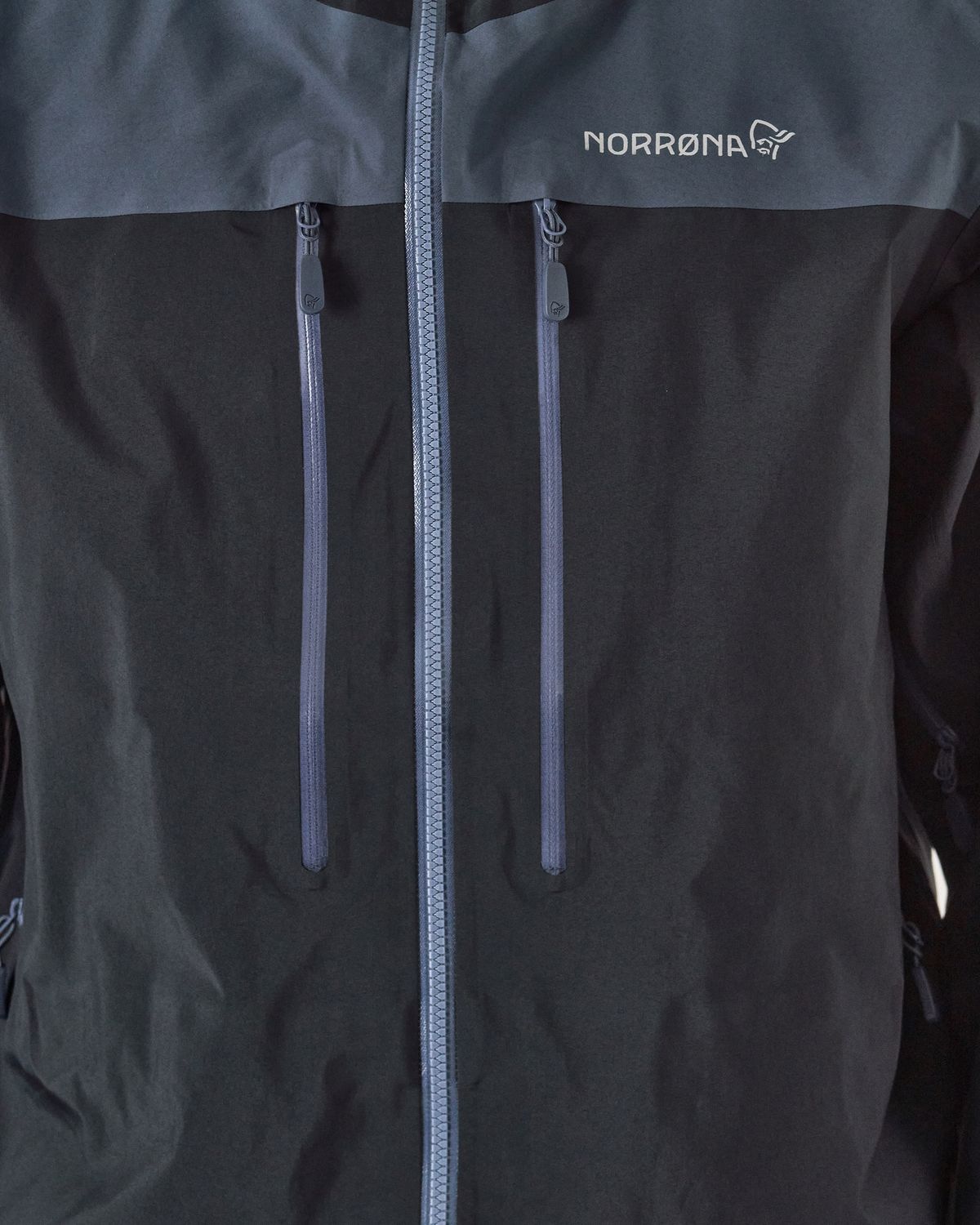 Zipped chest pockets    