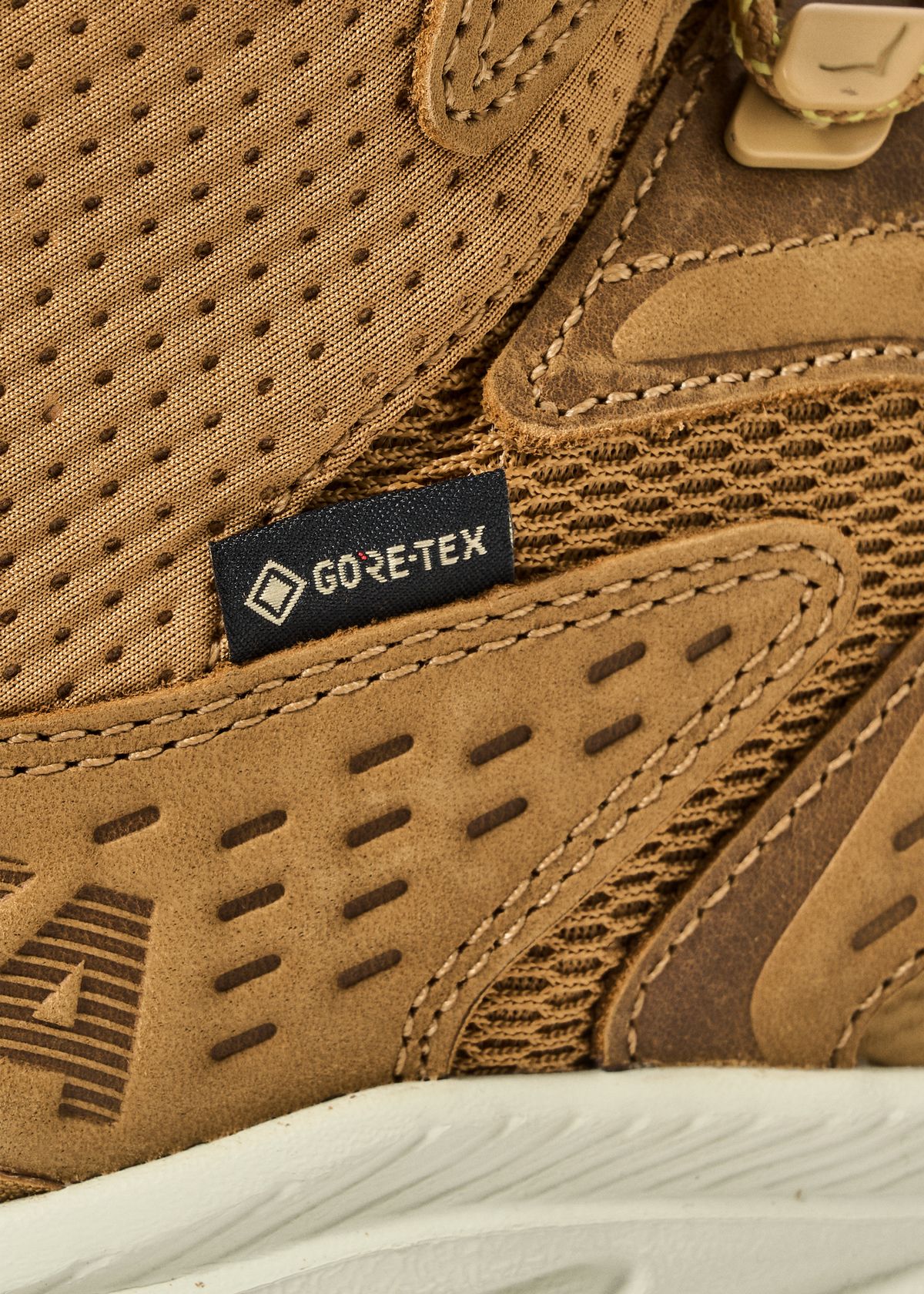 GORE-TEX waterproof protection