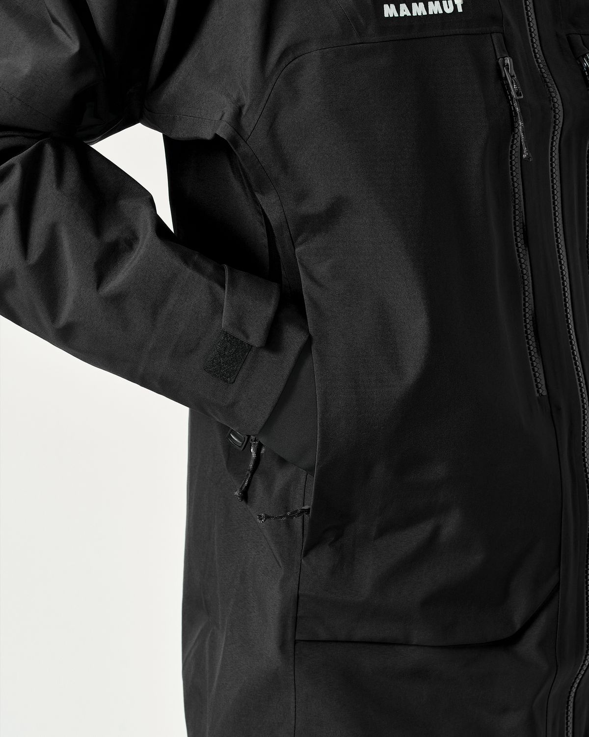 Harness compatible hand pockets