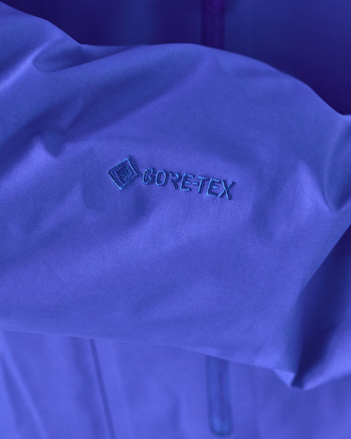 GORE-TEX 3-layer expanded polyethylene (ePE) waterproof protection