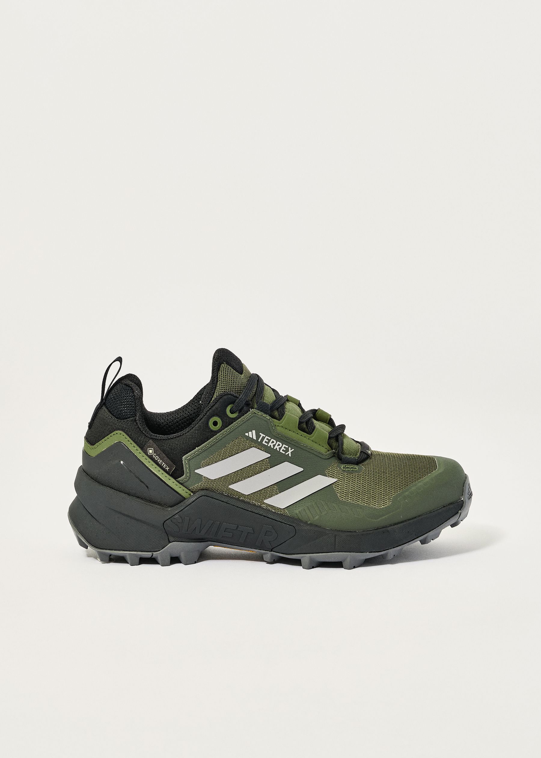  アディダス TERREX 3Layer GORE-TEX ビブ adidas Terrex Swift R3 GORE-TEX Shoes