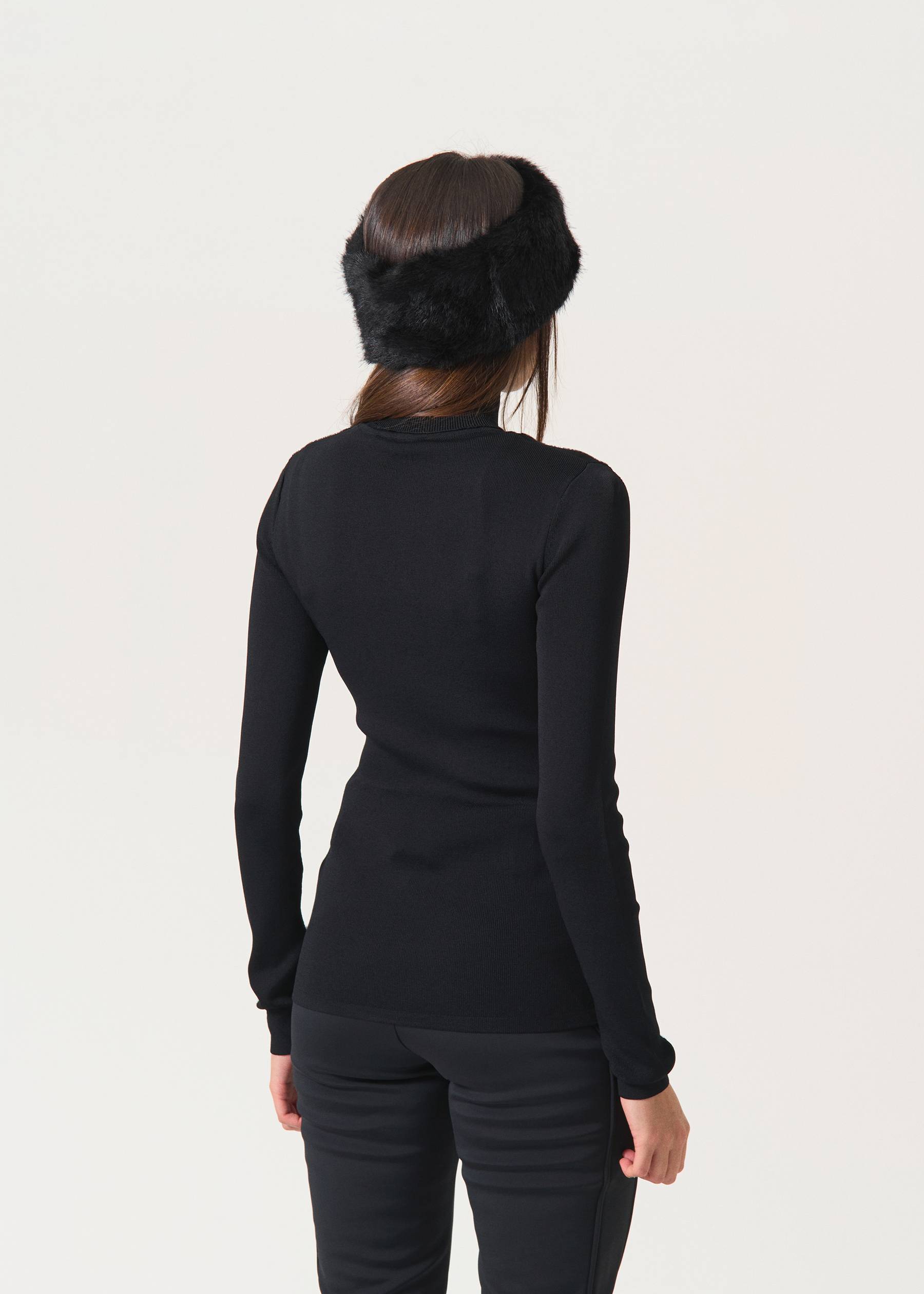 Image - 3 - Noroton Turtleneck
