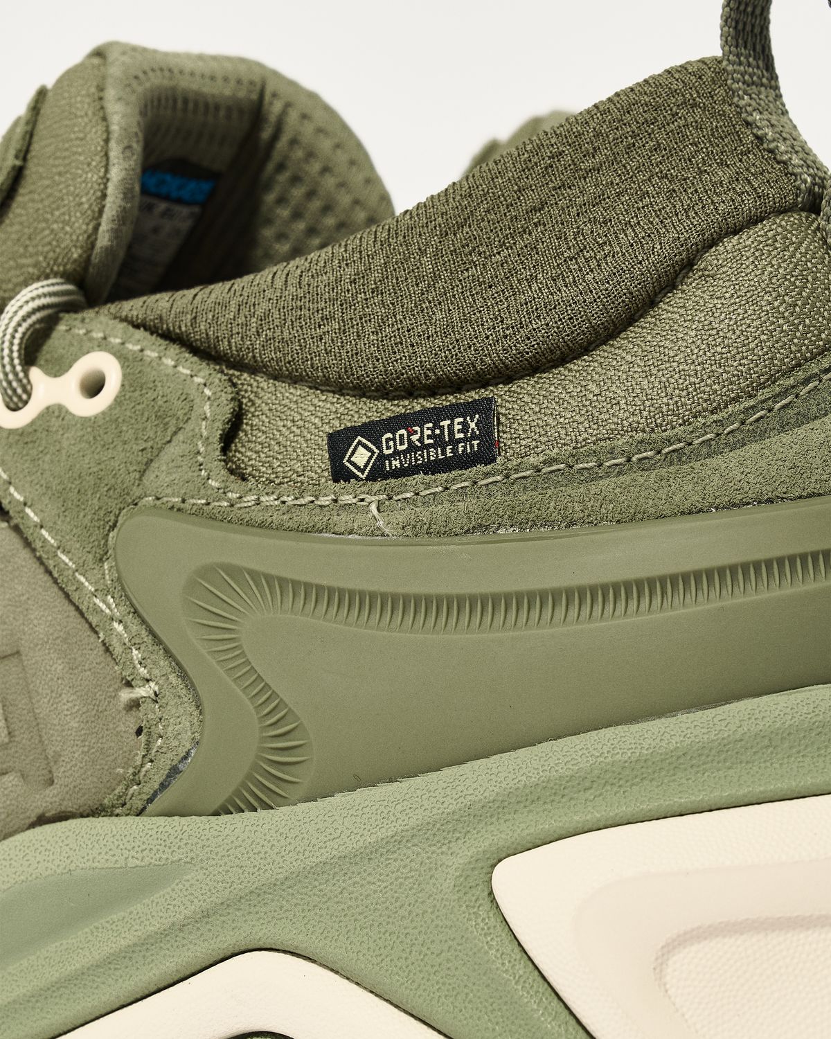 GORE-TEX Invisible Fit waterproof protection