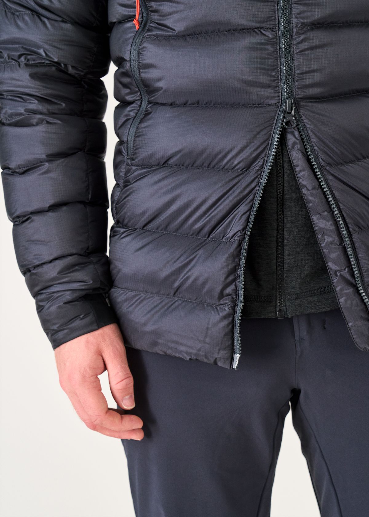  Two-way front zip