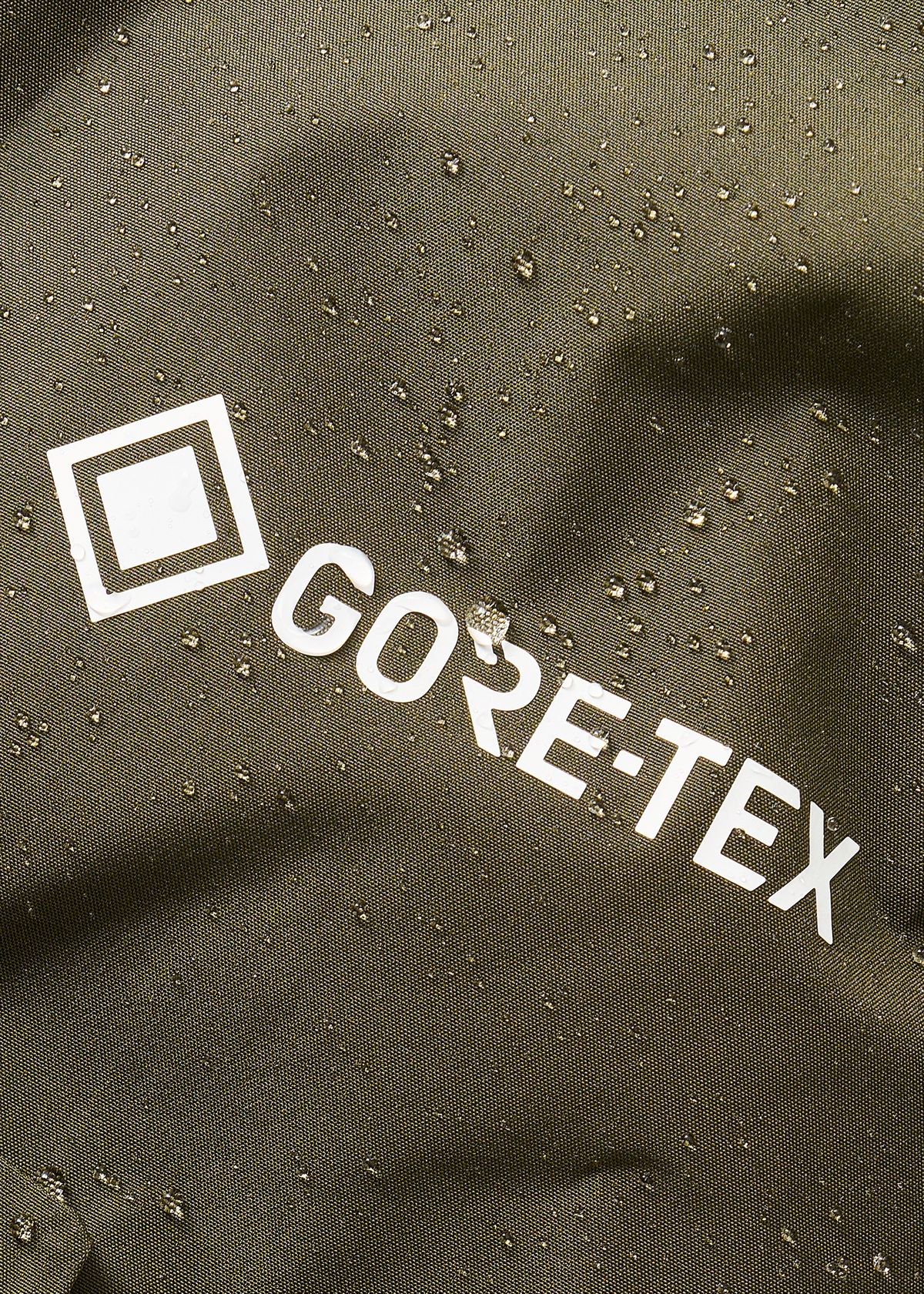  GORE-TEX waterproof protection 
