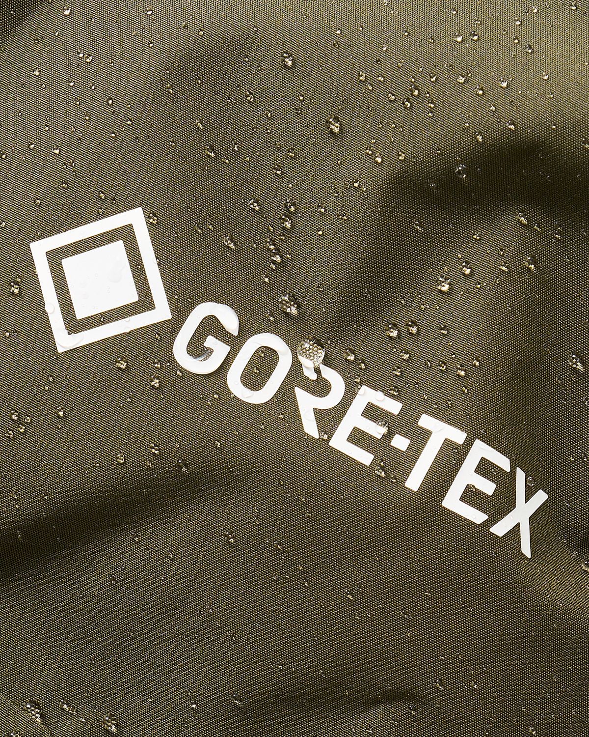  GORE-TEX waterproof protection 