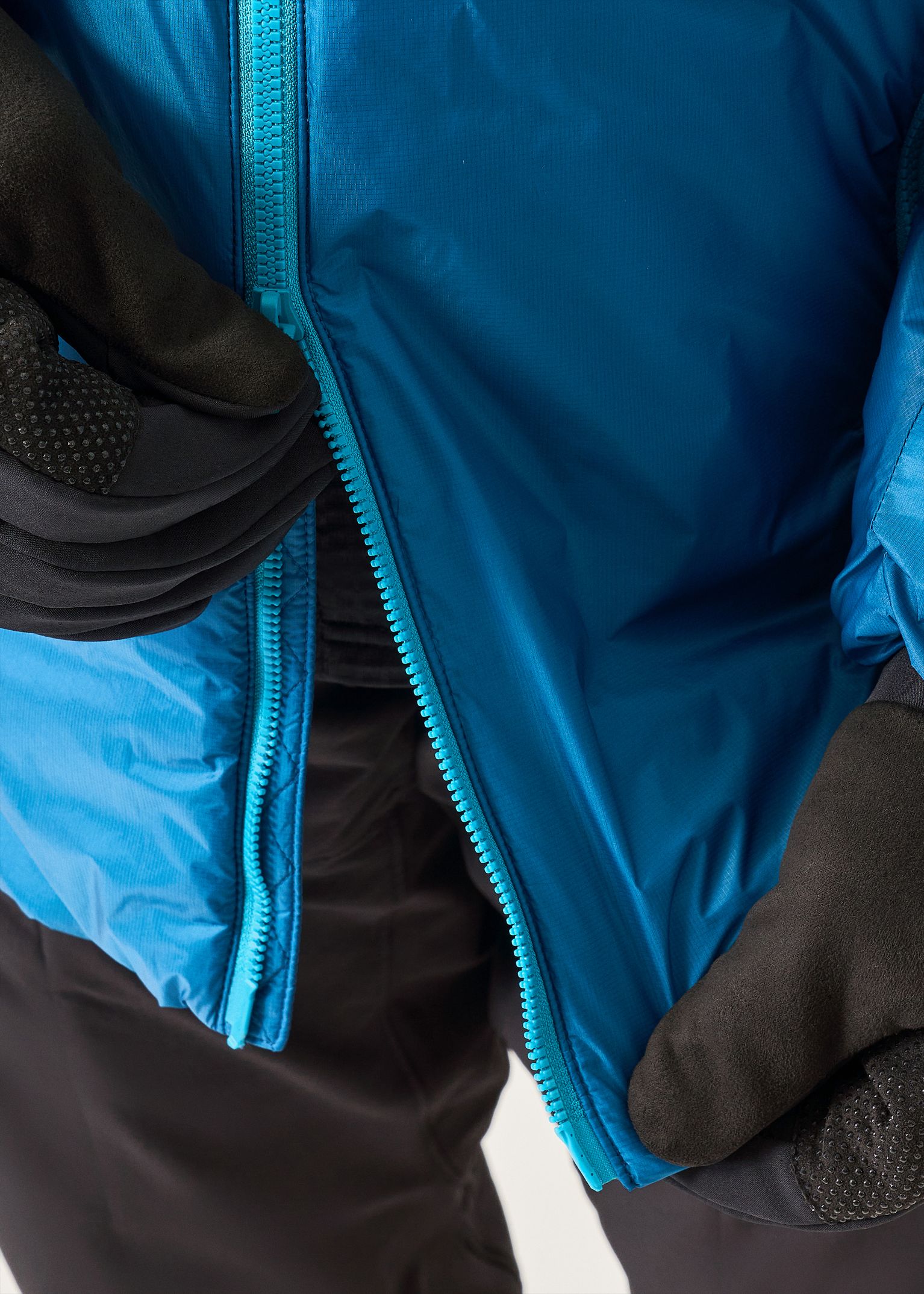  Two-way front zip 