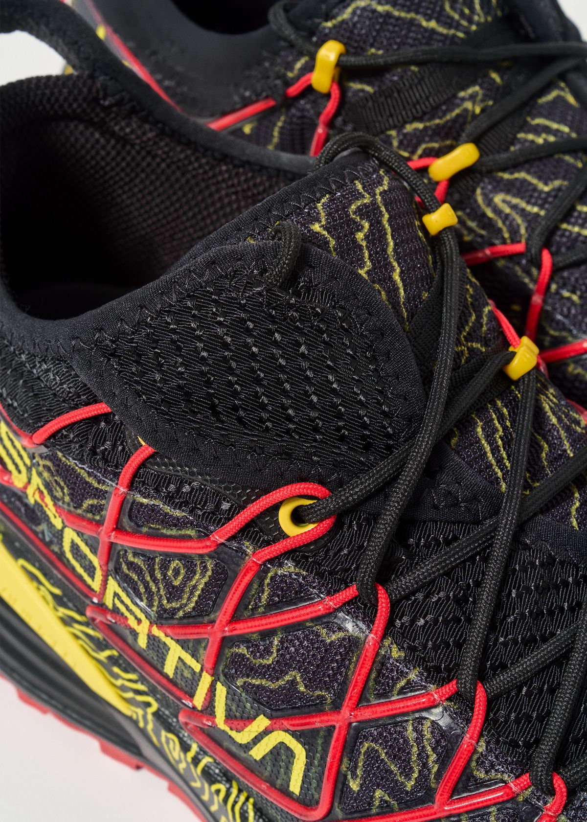 Side lacing and lace pocket