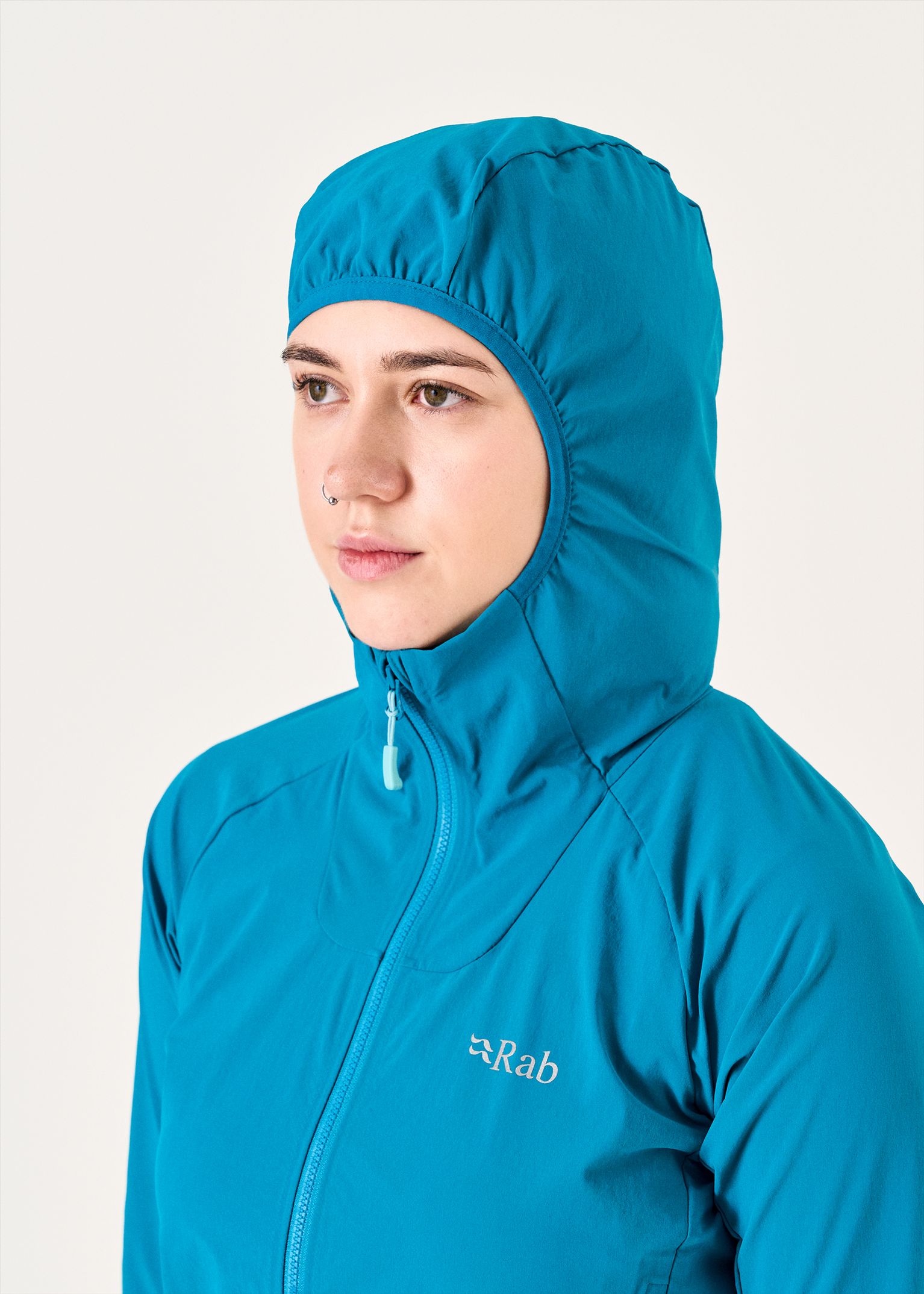  Low-profile hood 