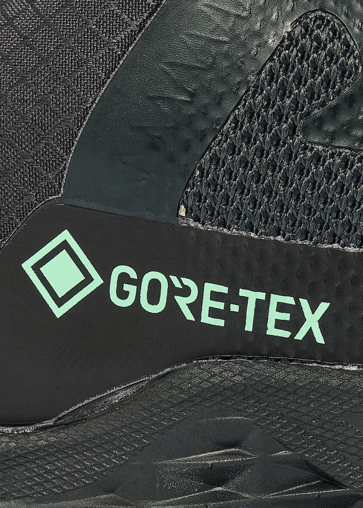 GORE-TEX waterproof protection 