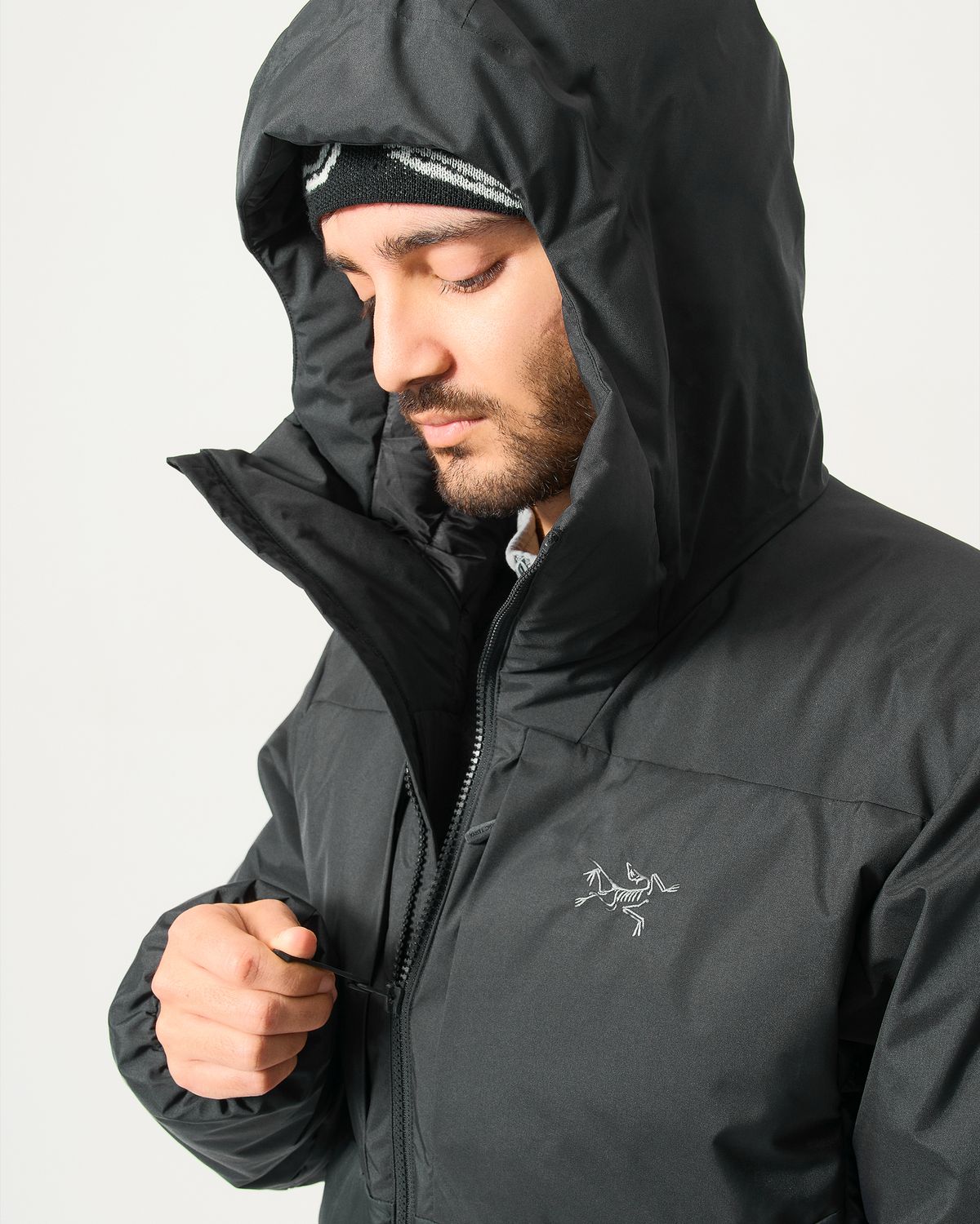 Adjustable insulated hood