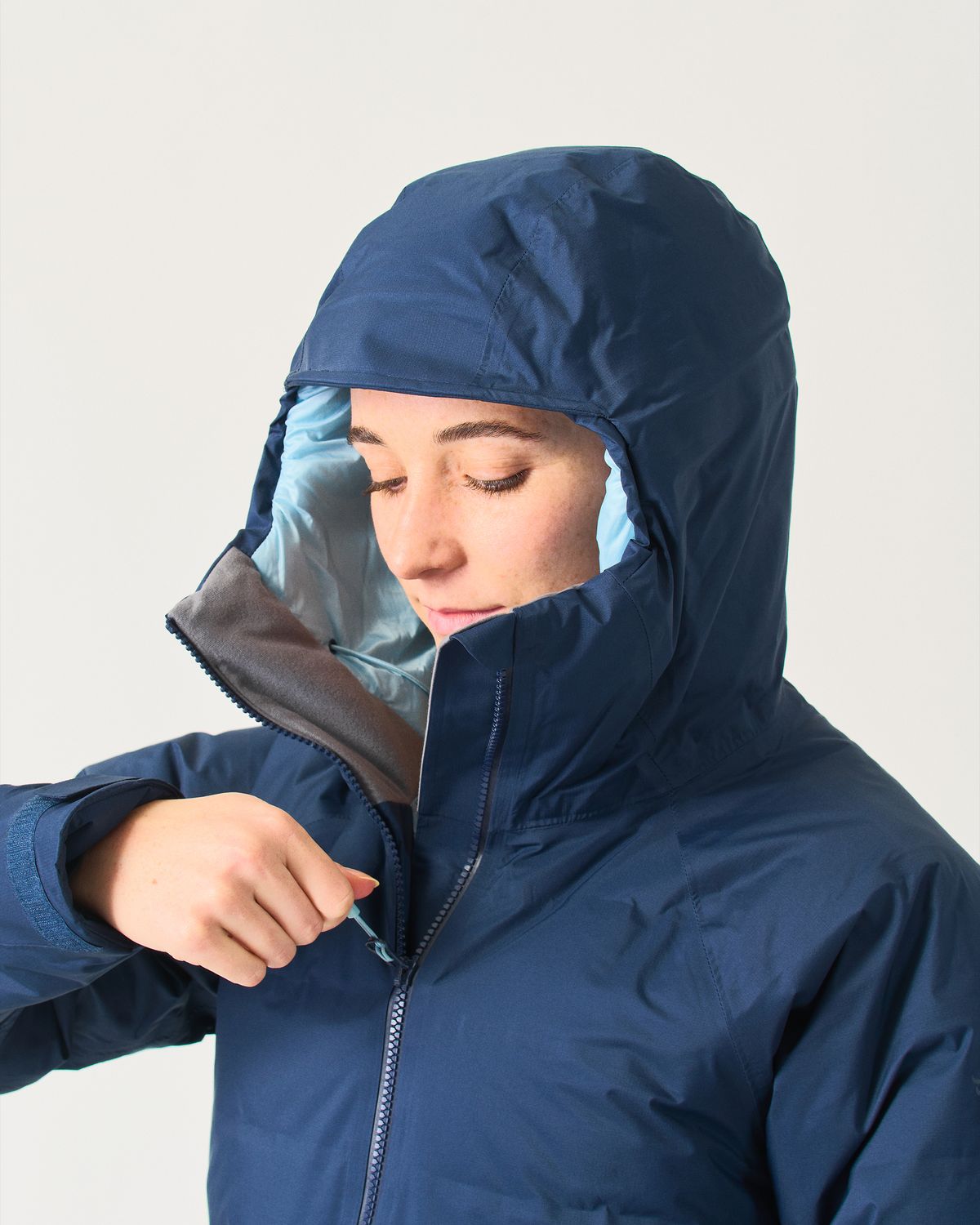 Adjustable insulated hood