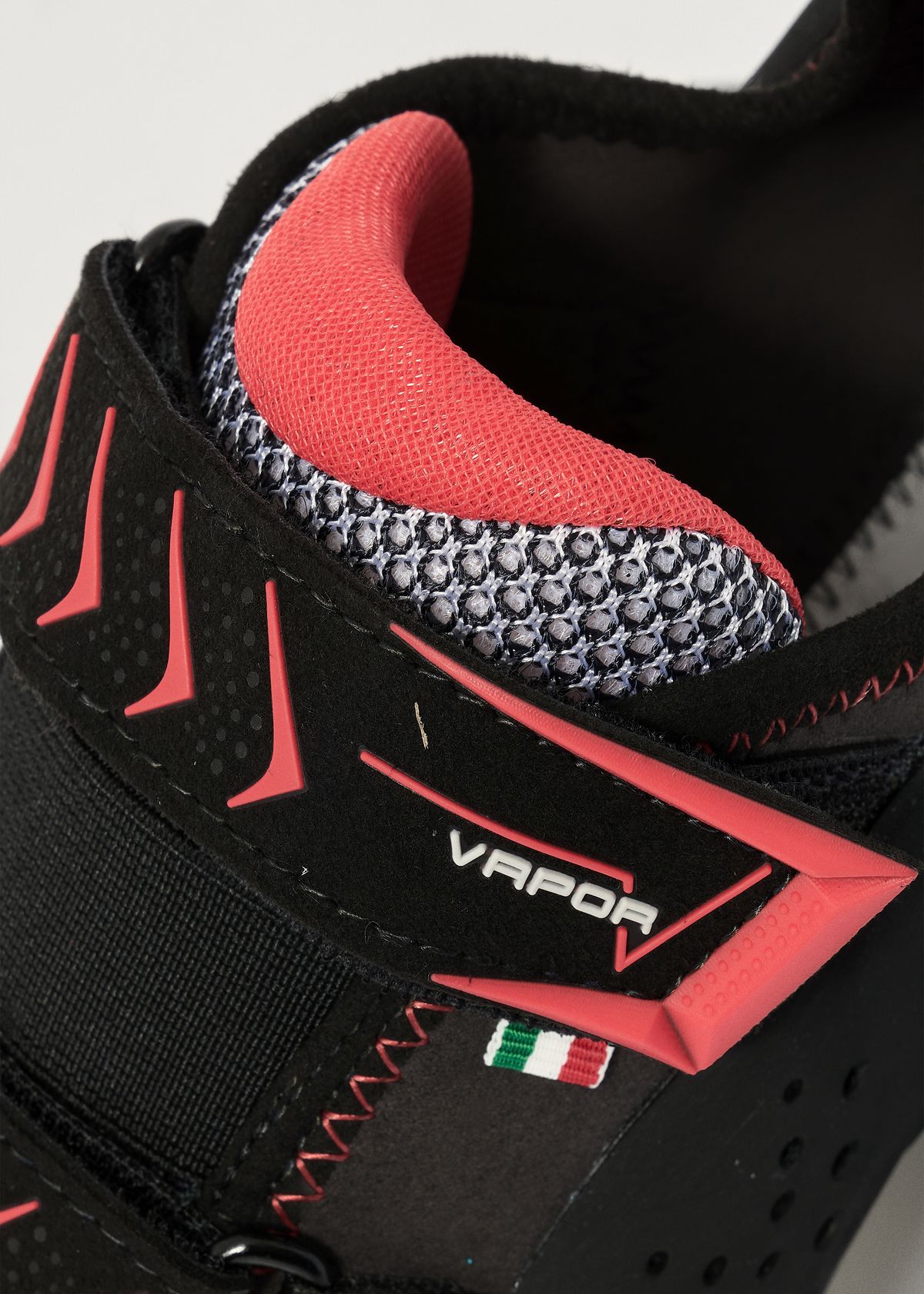 Padded air-mesh tongue