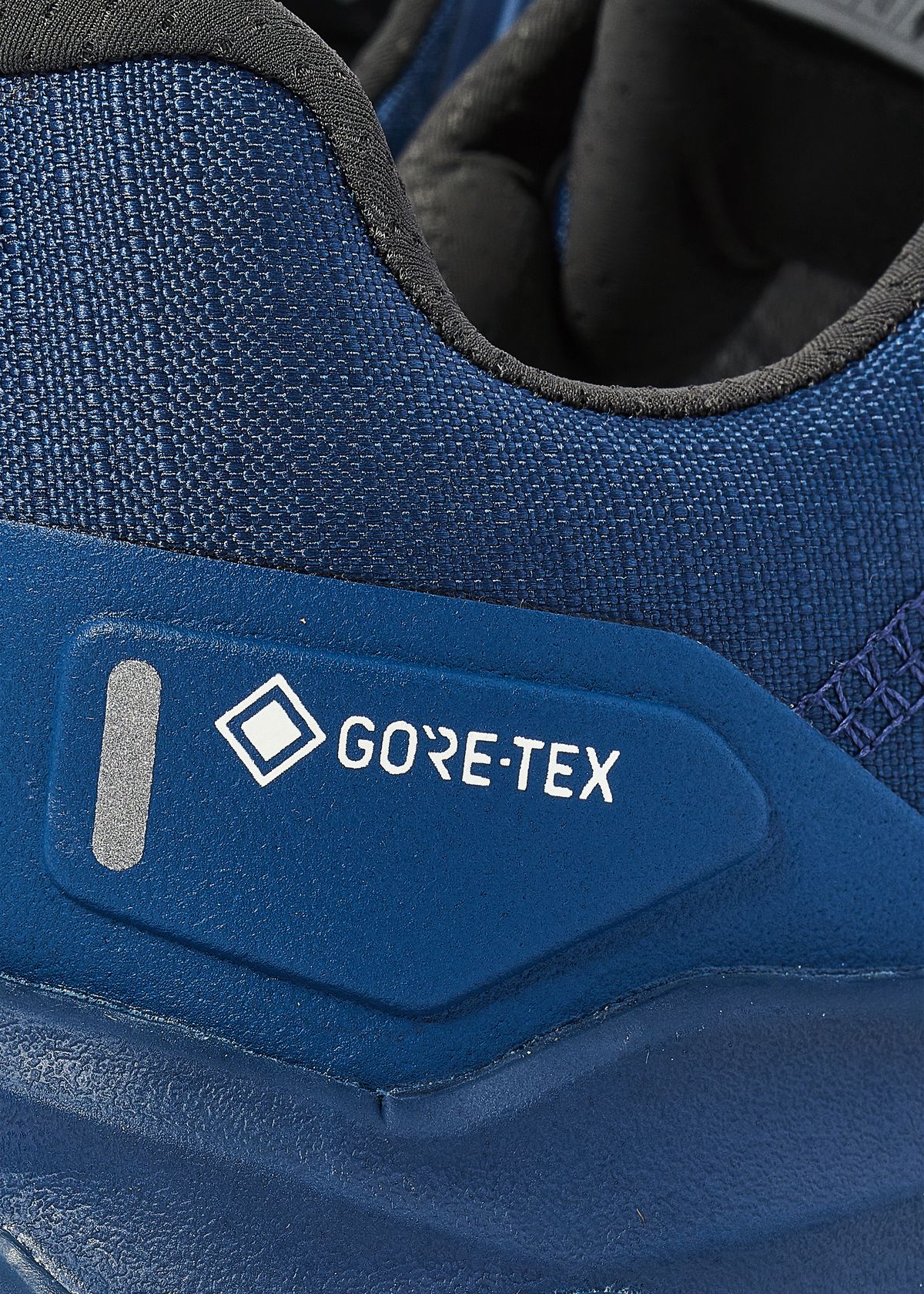 GORE-TEX waterproof protection