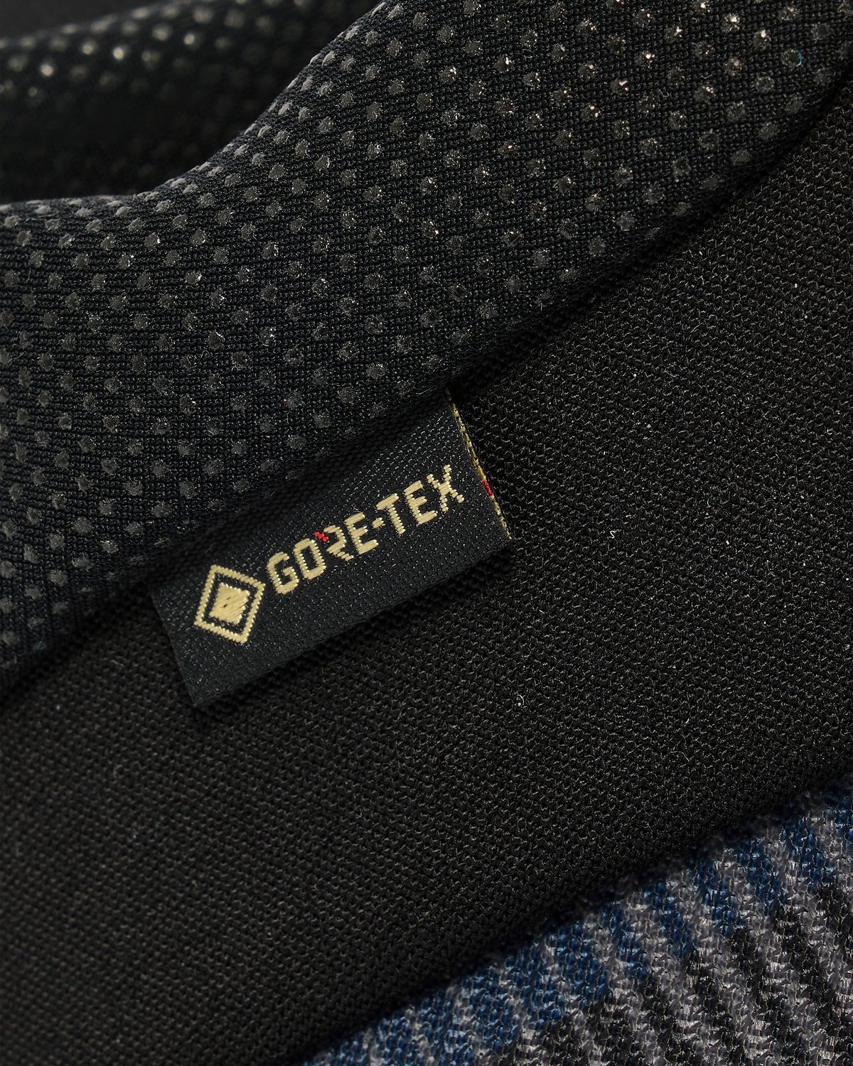 GORE-TEX Extended Comfort waterproof protection