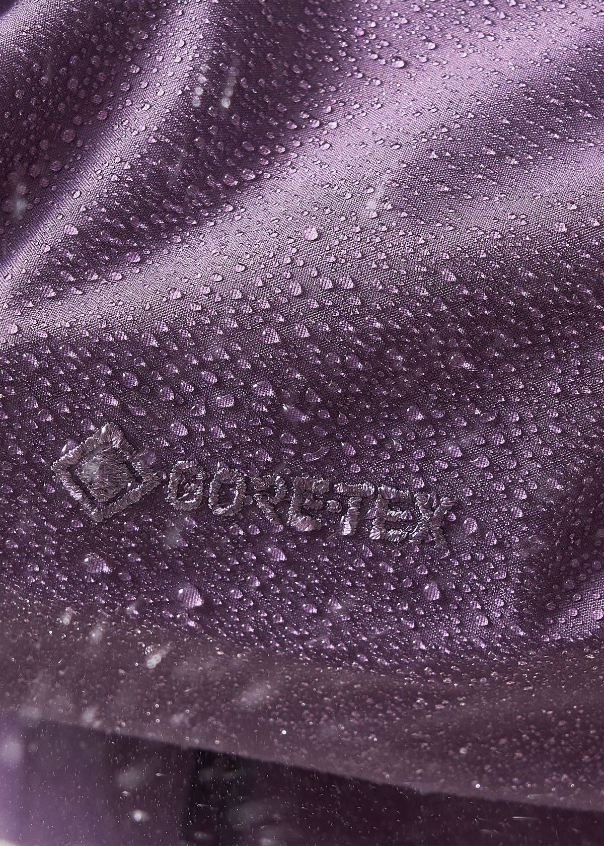 GORE-TEX 3-layer expanded polyethylene (ePE) waterproof protection
