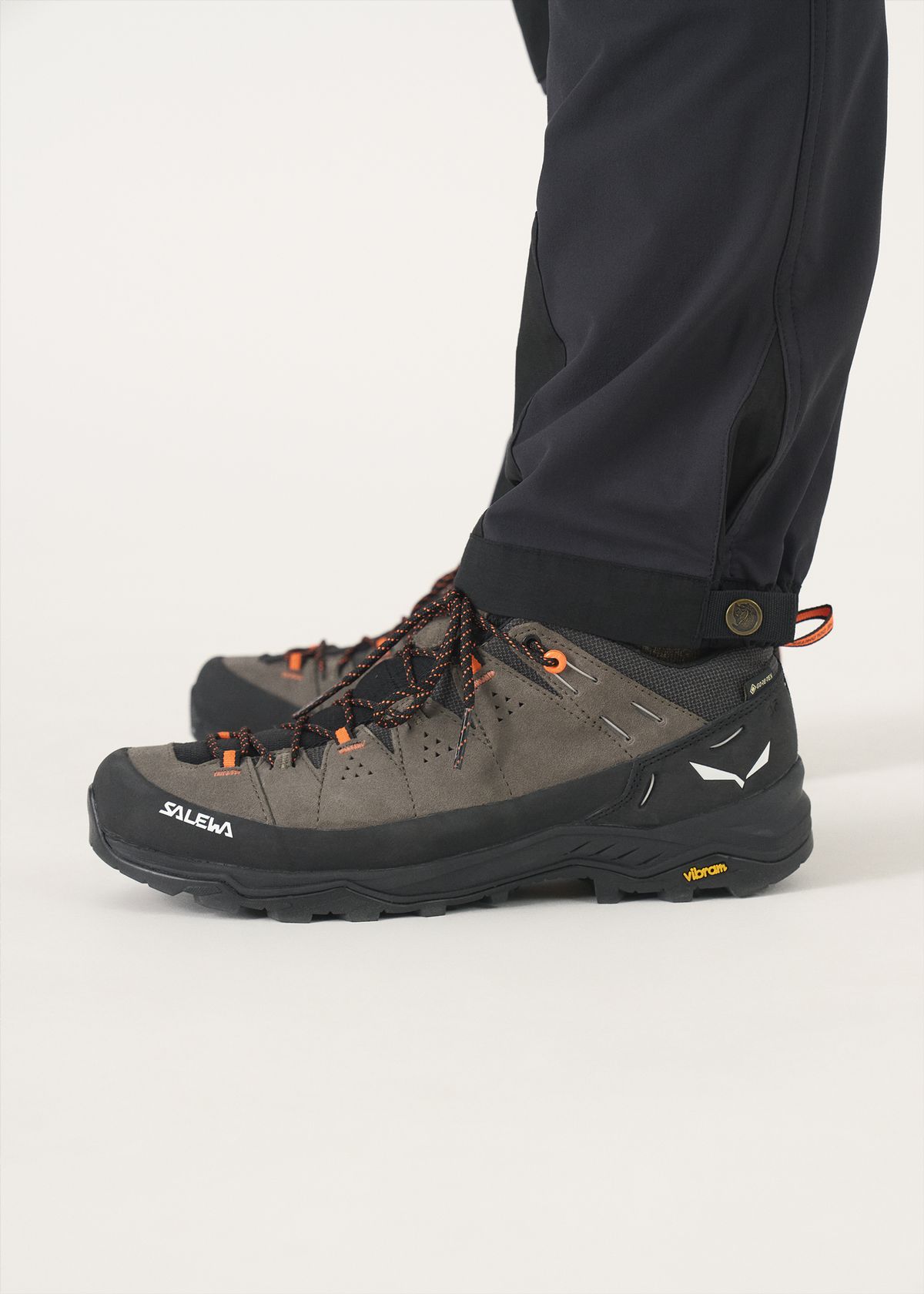  Ankle gusset with snap closure