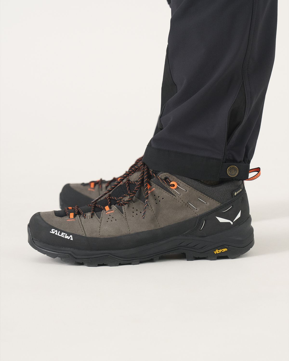  Ankle gusset with snap closure