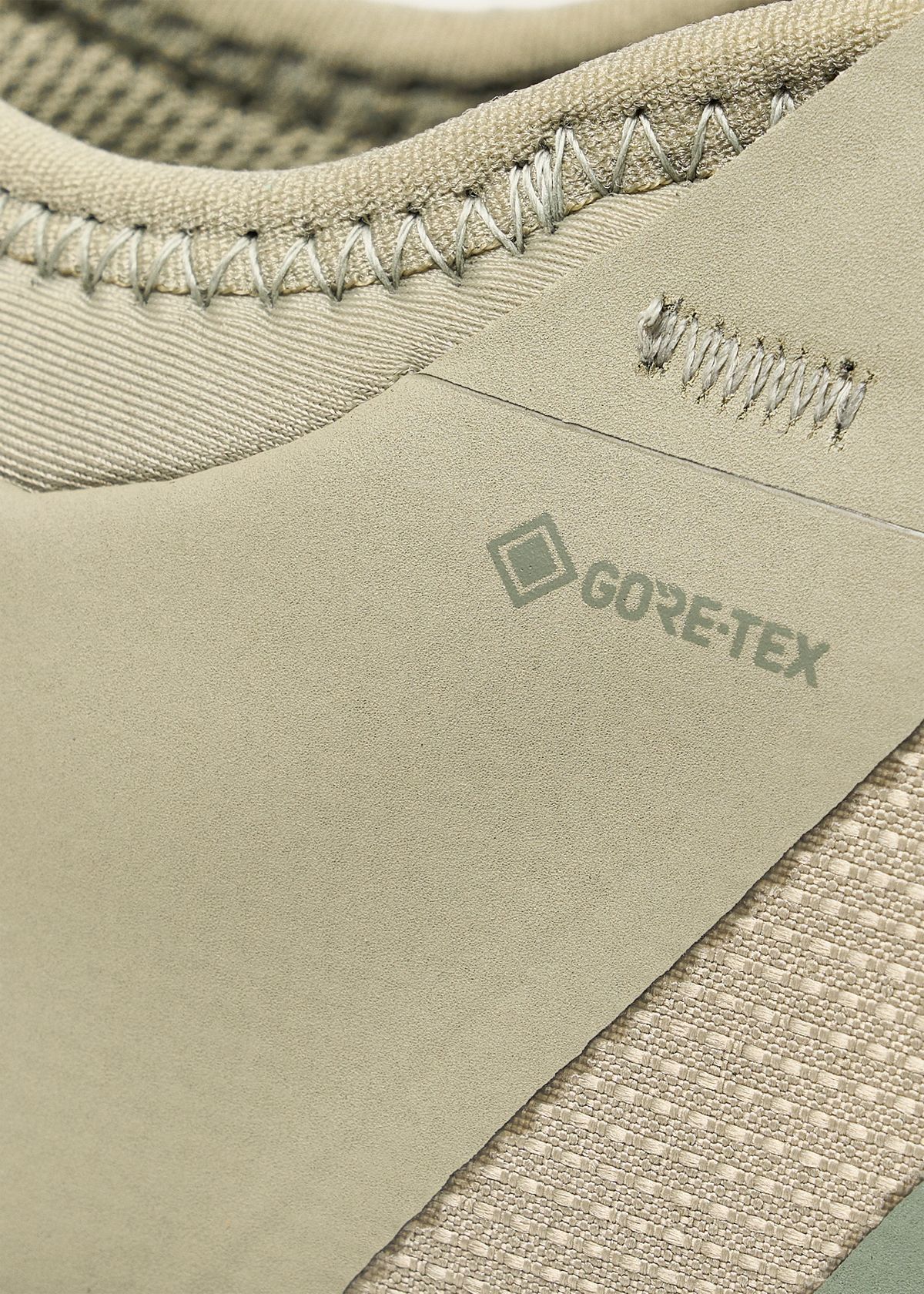 GORE-TEX Invisible Fit waterproof protection
